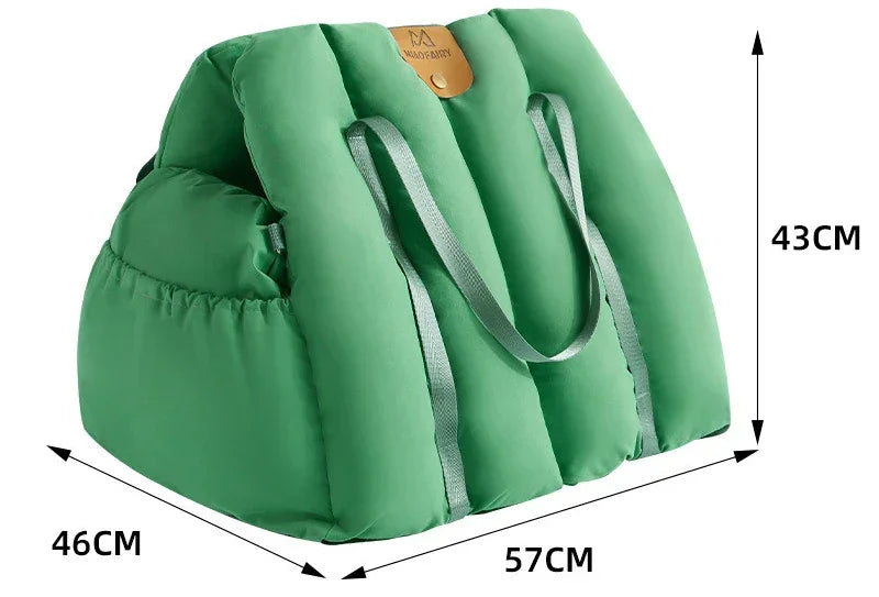 Lightweight travel bag for cats with easy access